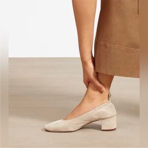 Everlane The Day Heel Cream Suede Narrow Fit Block Heels Size 6.5